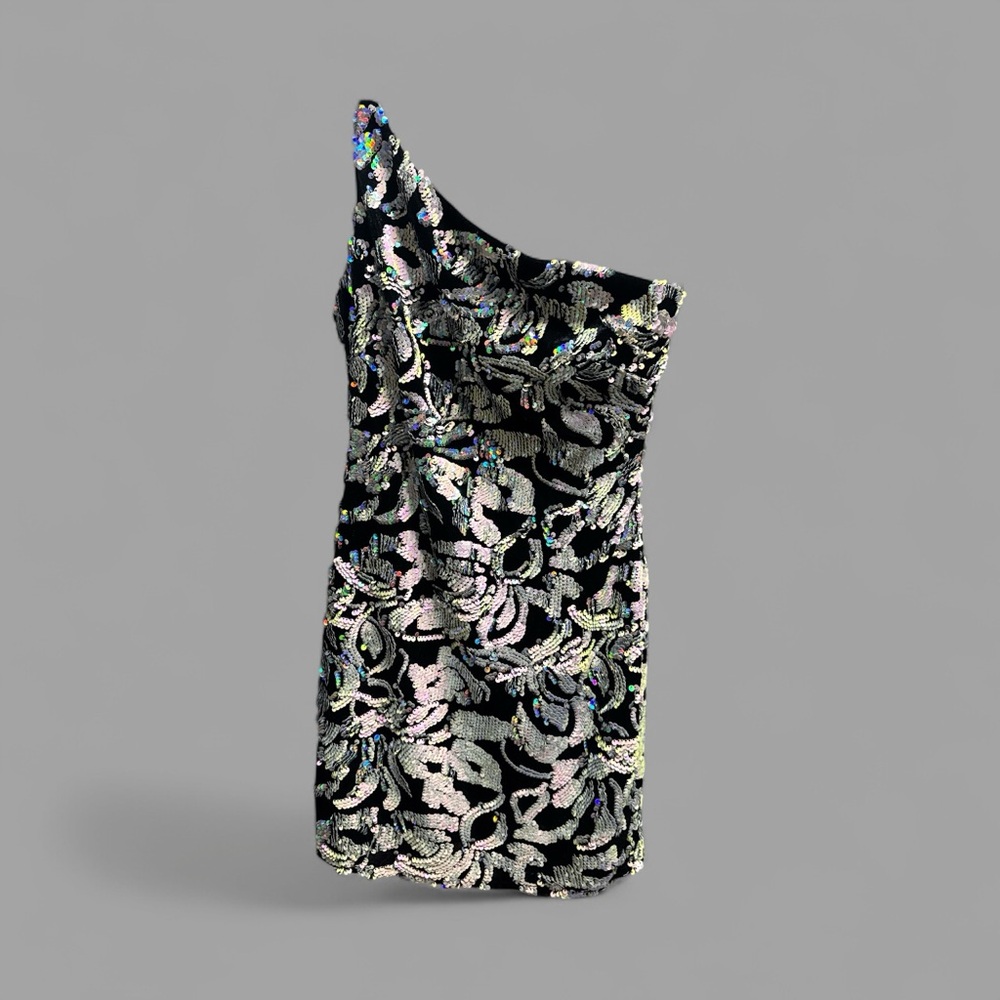 Blondie Nites Glamorous Silver and Black One-Shoulder Dress - Picture 2 of 3